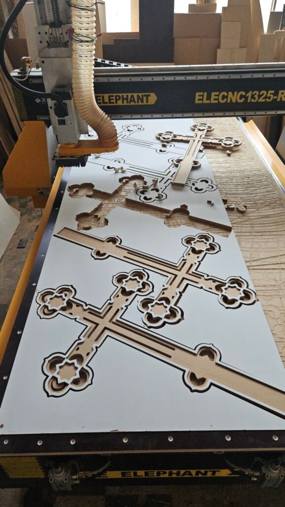 CNC izfrēzēts MDF Krusta Dekors