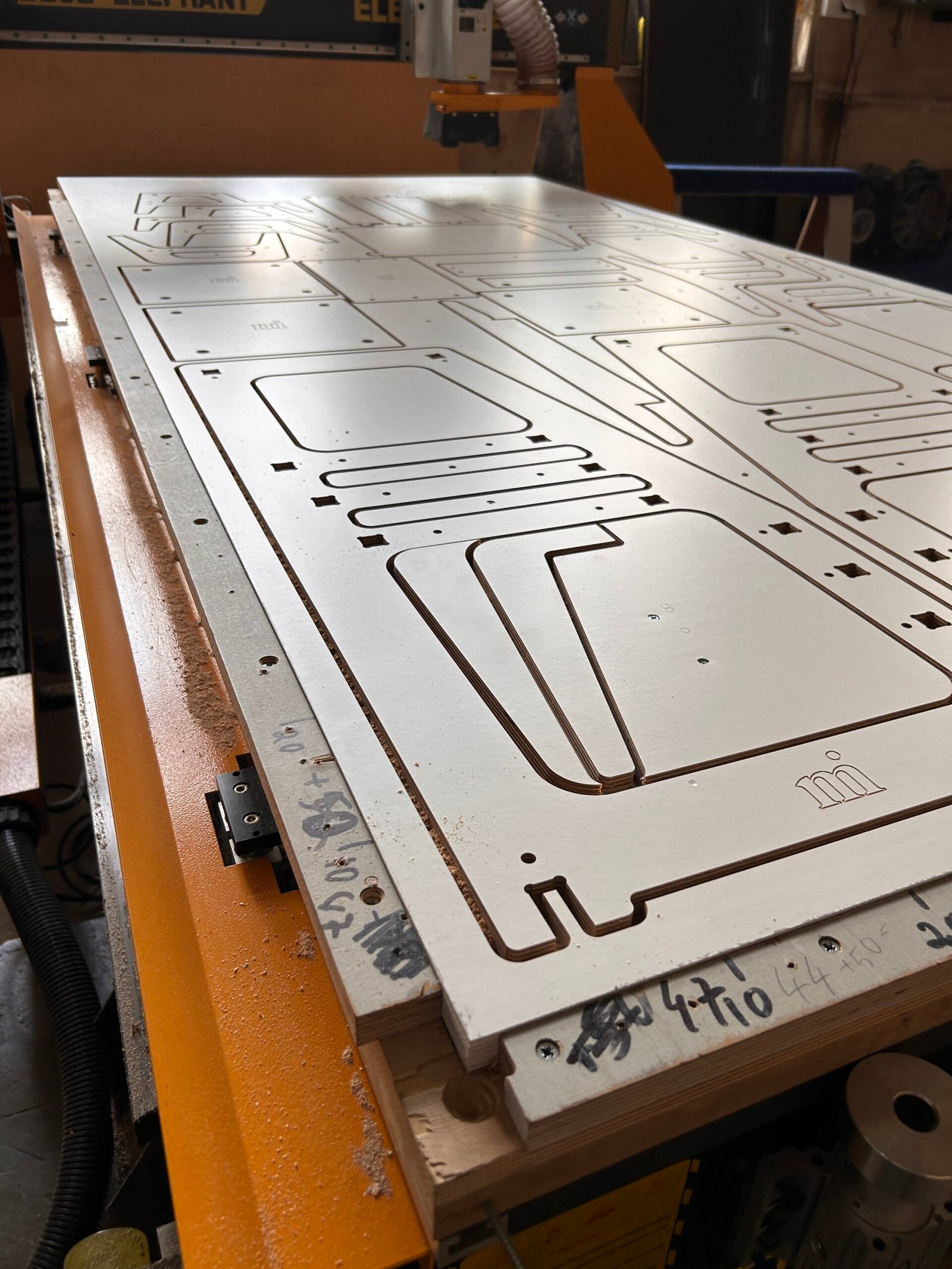 CNC frēzēšanas pakalpojumi Rīgā
